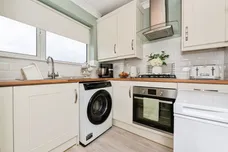 Premier Avenue, Grays