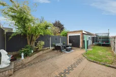 Premier Avenue, Grays
