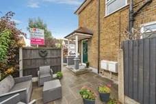 Premier Avenue, Grays