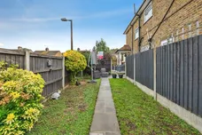 Premier Avenue, Grays