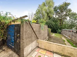 Devonshire Hill Lane, London thumb 3