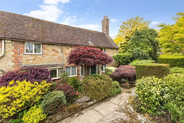 Easebourne Street, Midhurst, GU29 photo 1