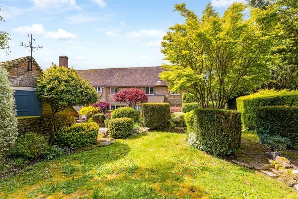 Easebourne Street, Midhurst, GU29 photo 9