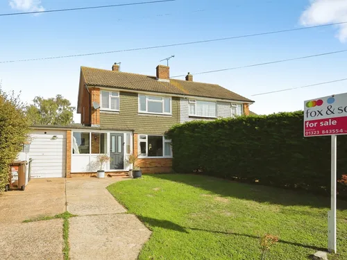 Woodpecker Drive, Hailshamphoto