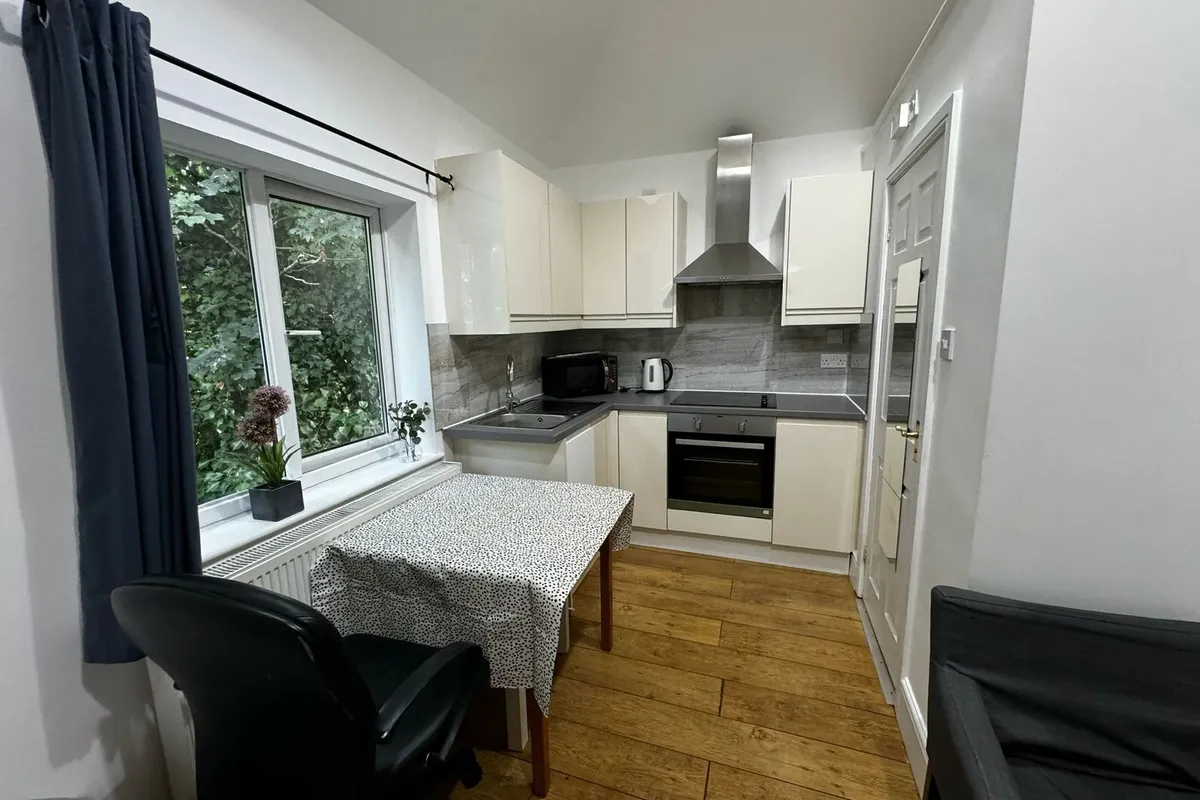 Jersey Road, HOUNSLOW