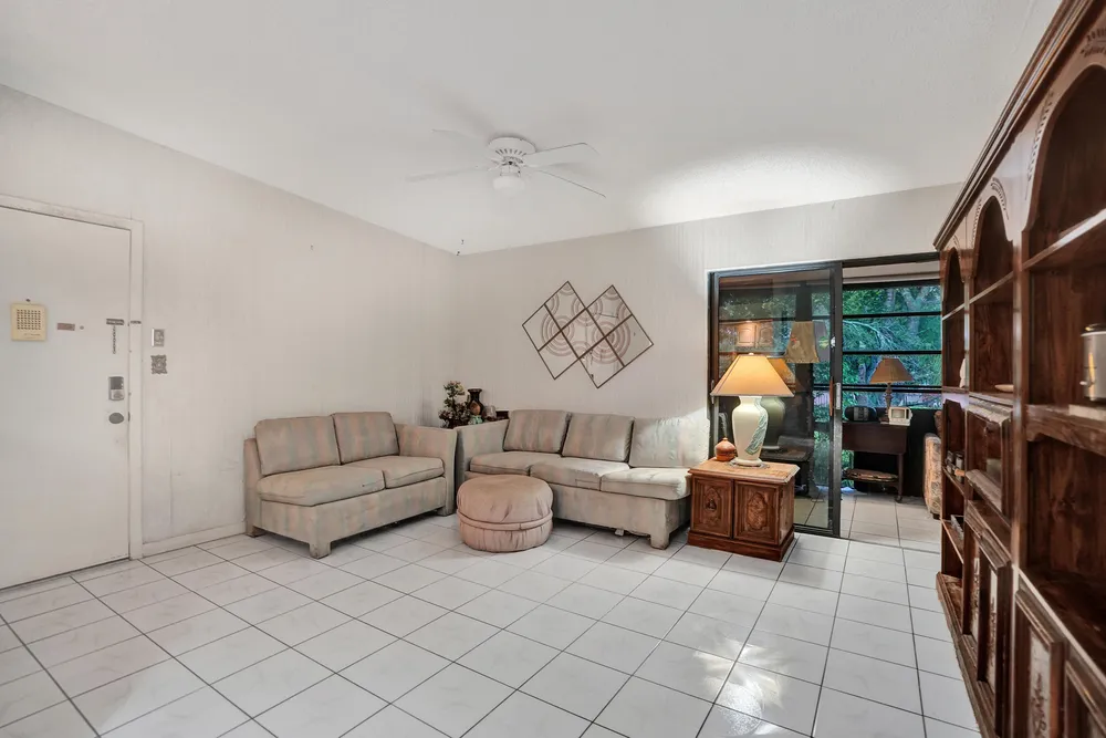 9414 S Belfort Circle, Tamarac, FL 33321