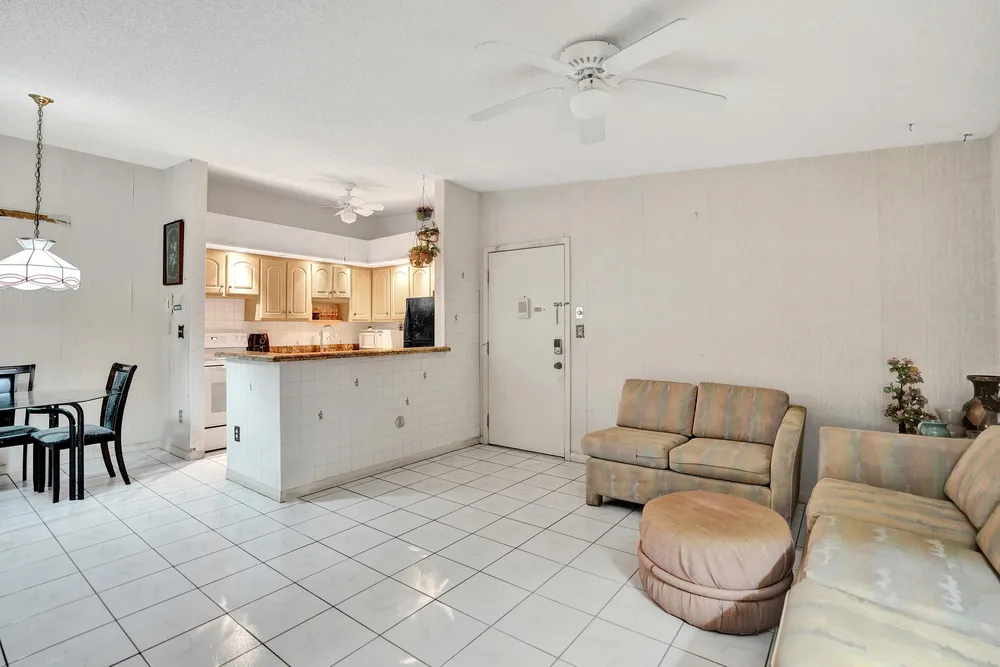 9414 S Belfort Circle, Tamarac, FL 33321