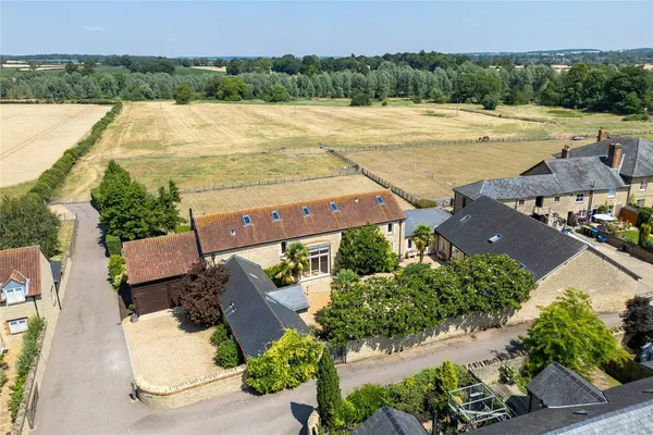 The Rickyard, Newton Blossomville, MK43 photo 1