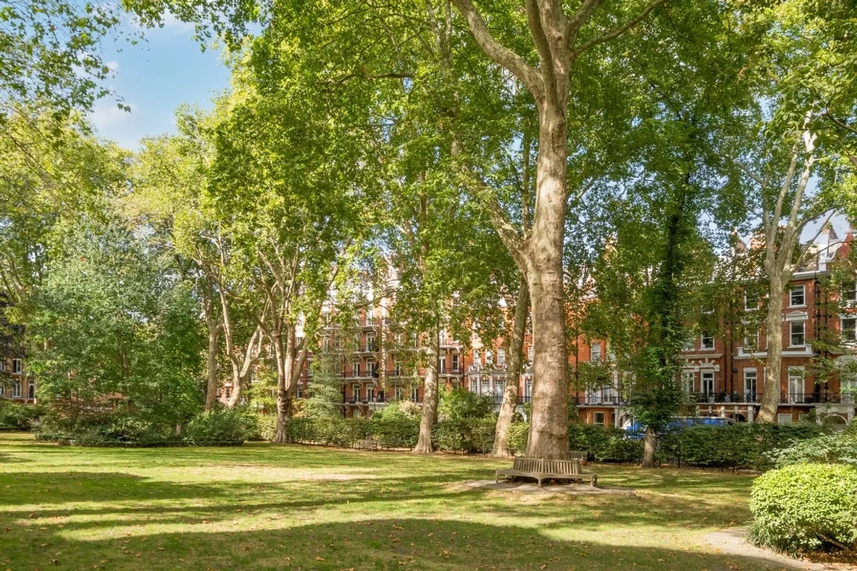 Bramham Gardens Earls Court SW5 photo 5