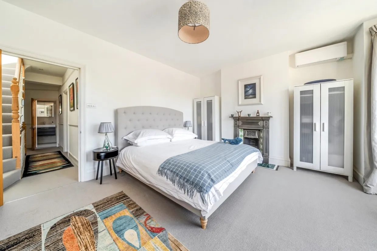 Rusthall Avenue London W4 photo 12