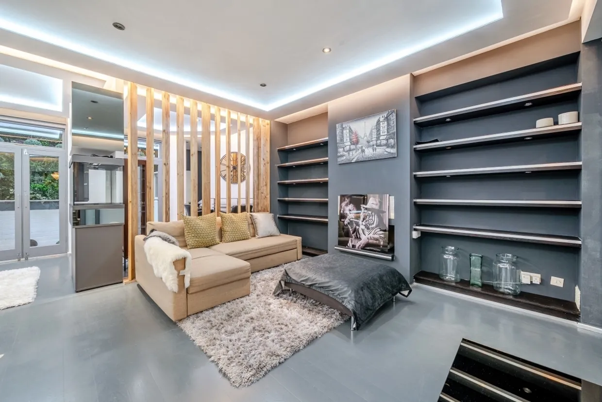 Bramham Gardens Earls Court SW5 photo 8