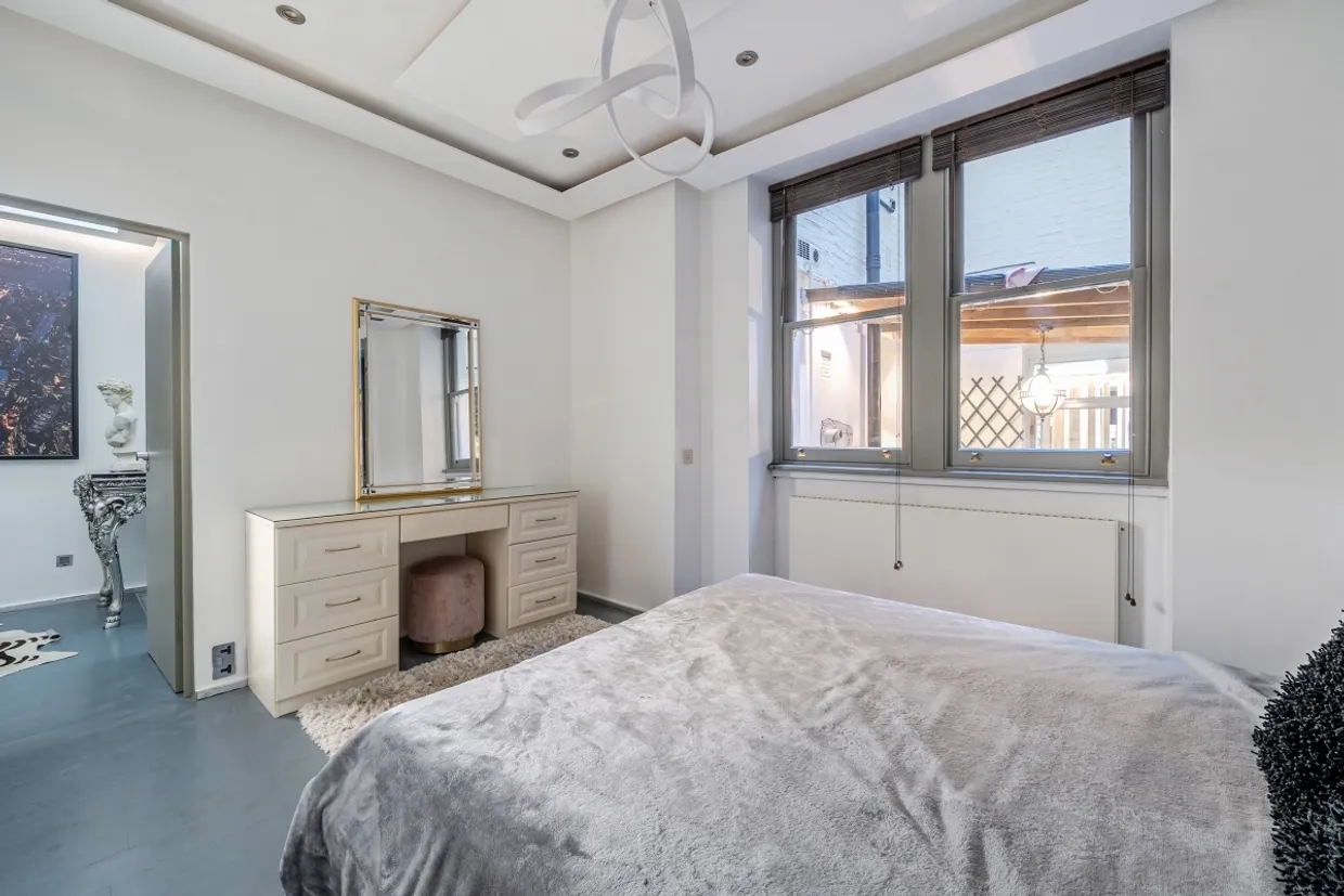 Bramham Gardens Earls Court SW5 photo 13