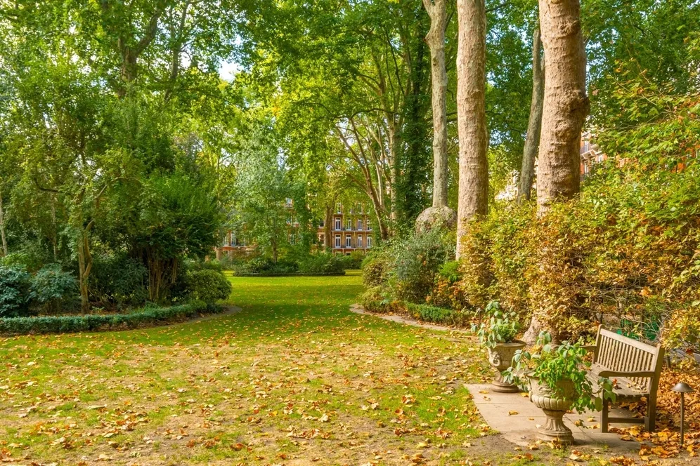 Bramham Gardens Earls Court SW5 photo 17