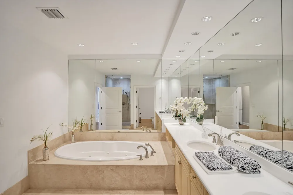 210 Hendricks Isle, Fort Lauderdale, FL 33301