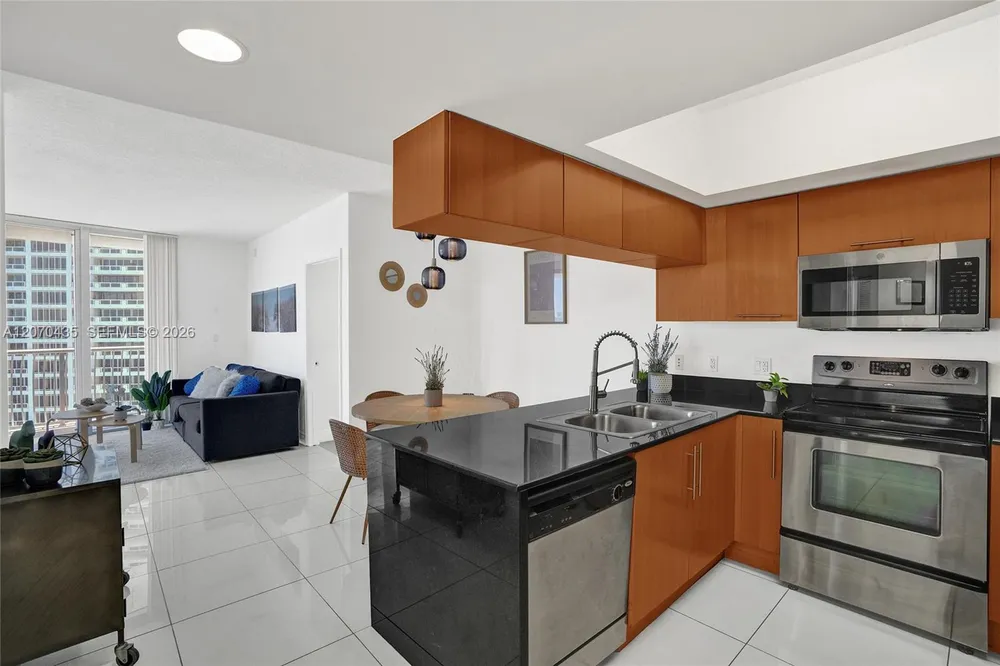1750 N Bayshore Dr, Miami, FL 33132