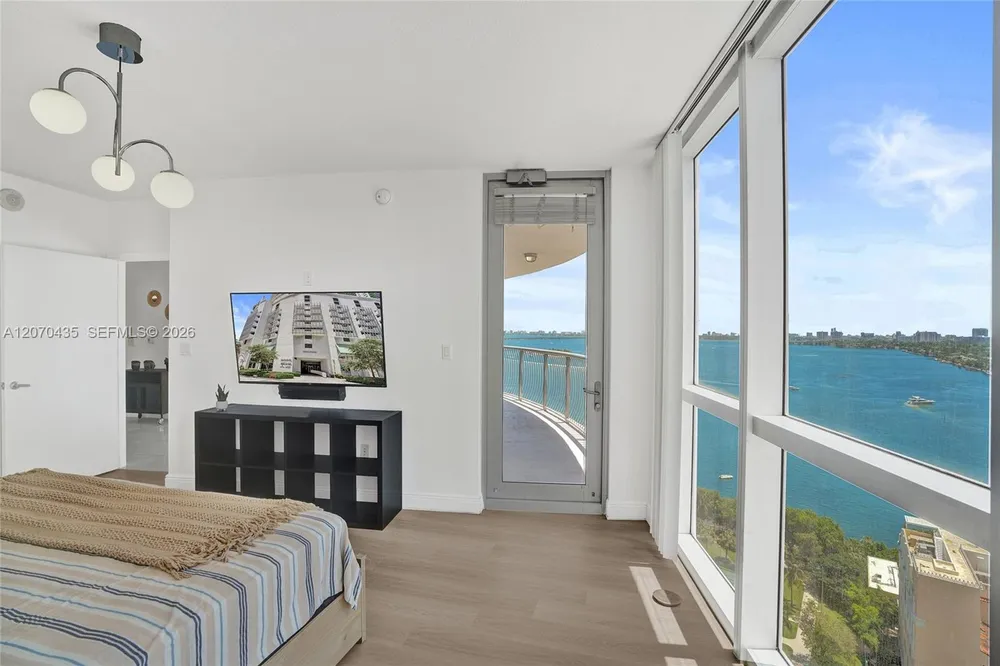 1750 N Bayshore Dr, Miami, FL 33132