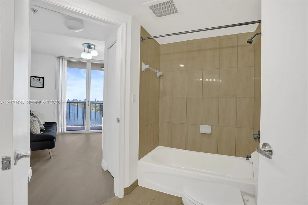 1750 N Bayshore Dr, Miami, FL 33132