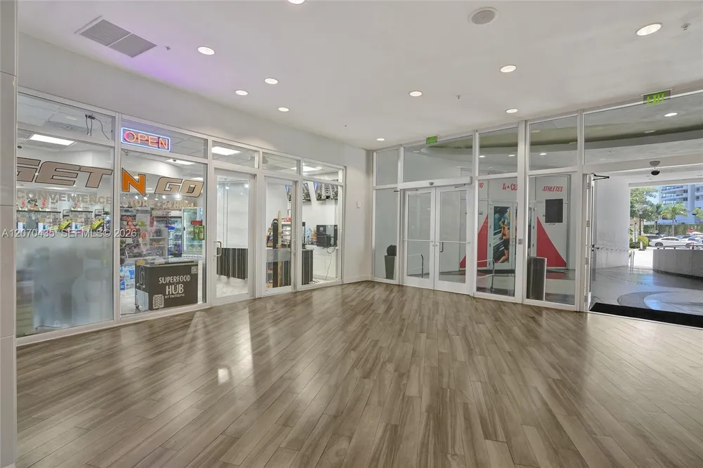 1750 N Bayshore Dr, Miami, FL 33132