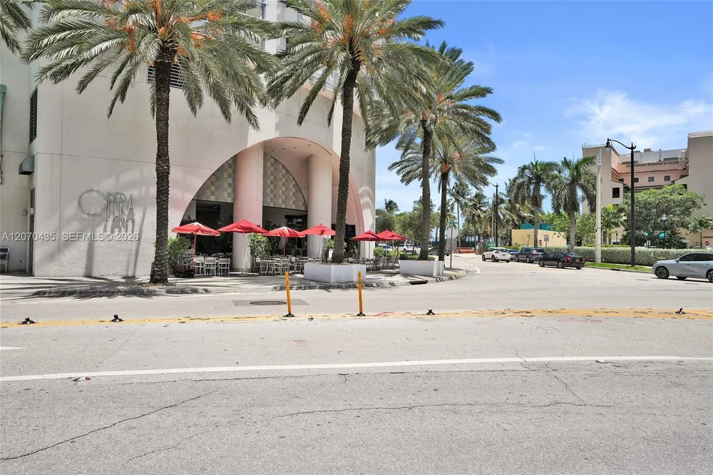 1750 N Bayshore Dr, Miami, FL 33132