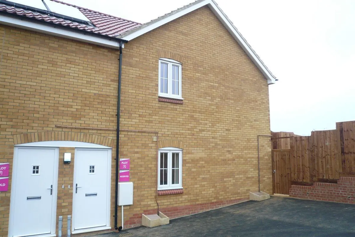 Lily Close, Burton Latimer, Kettering