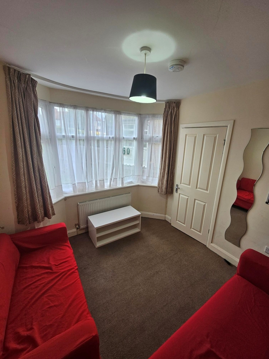 Sir Henry Parkes Road, Canley, Coventry, Cv5 6bl Image 3