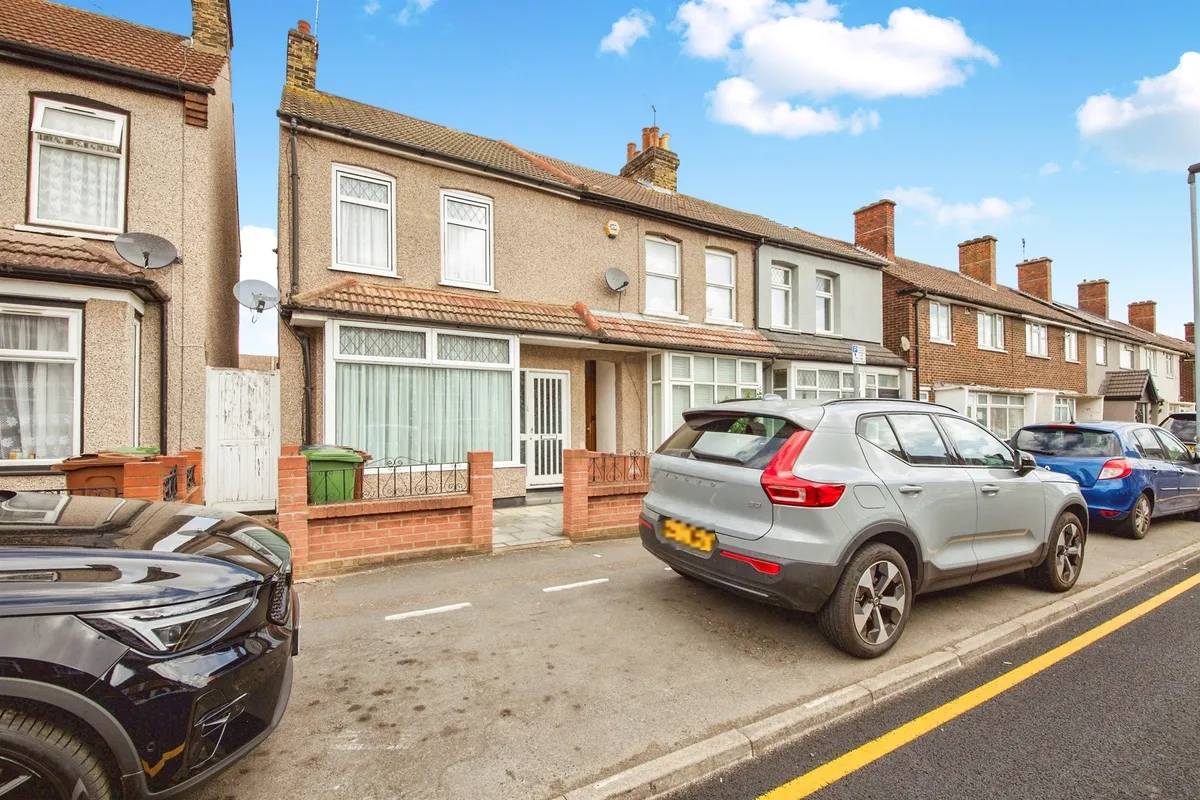 St. Johns Road, Barking
