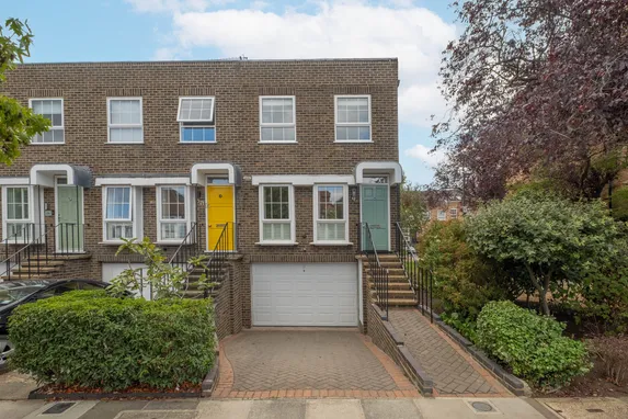 Wellesley Road, Twickenham, TW2