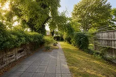 Dawson Avenue, Barking