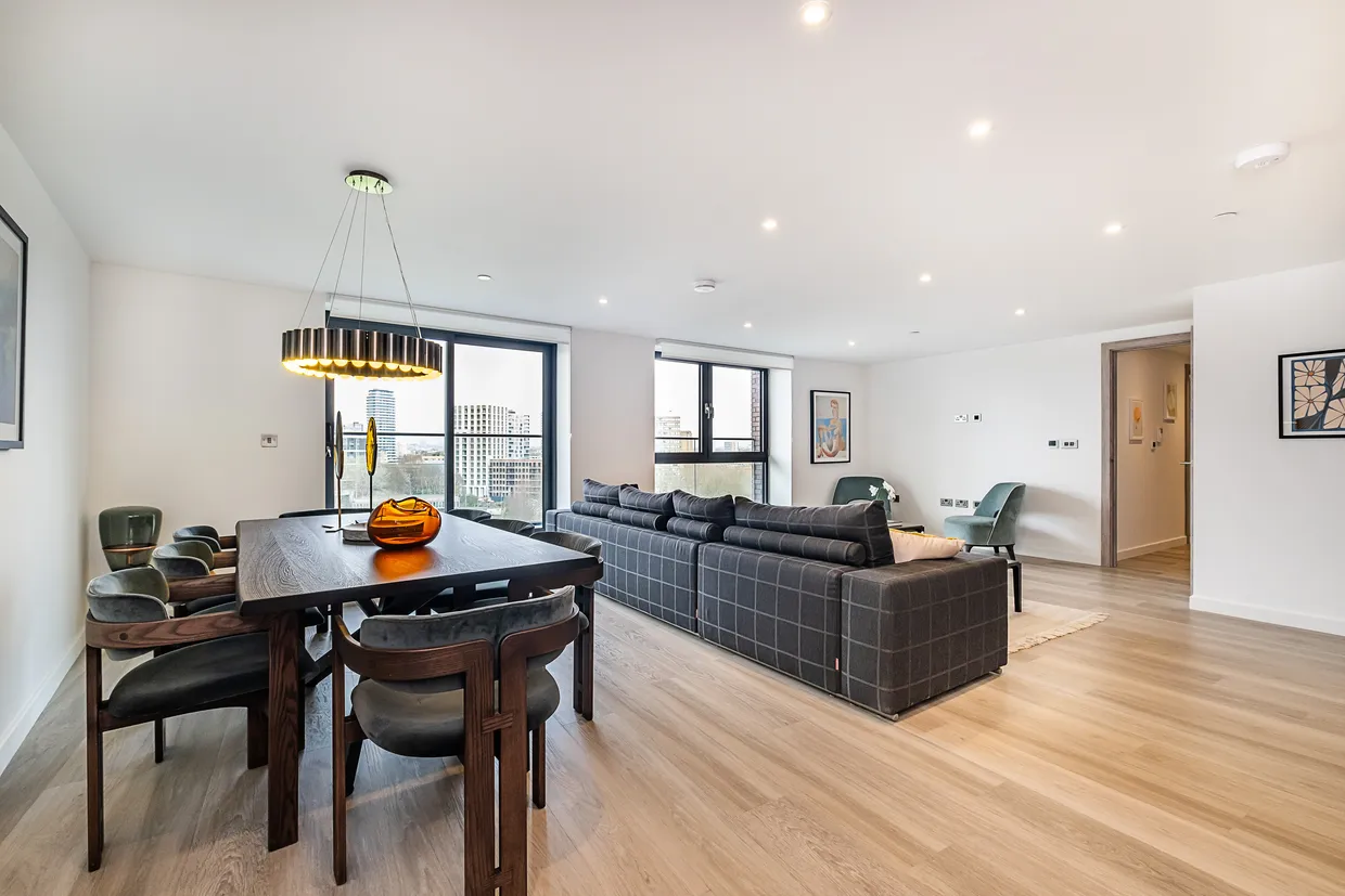 Plough Road, London, SW11 photo 4