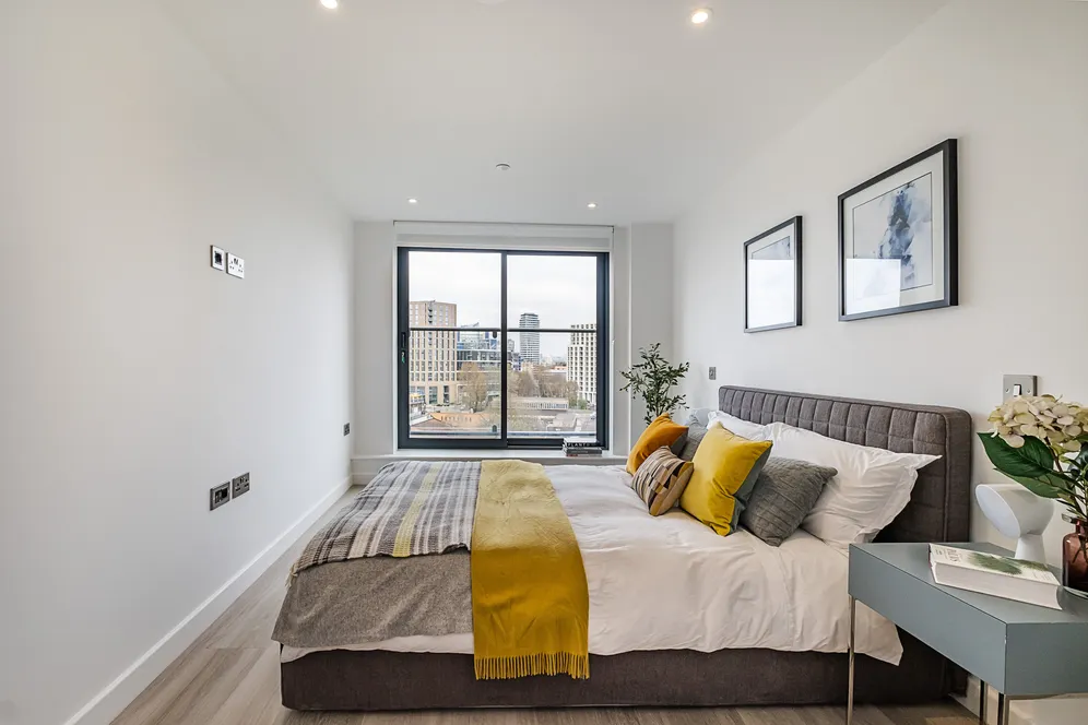 Plough Road, London, SW11 photo 12