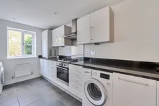 Cedar Avenue, Cuckfield, RH16 photo 2