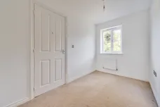 Cedar Avenue, Cuckfield, RH16 photo 4
