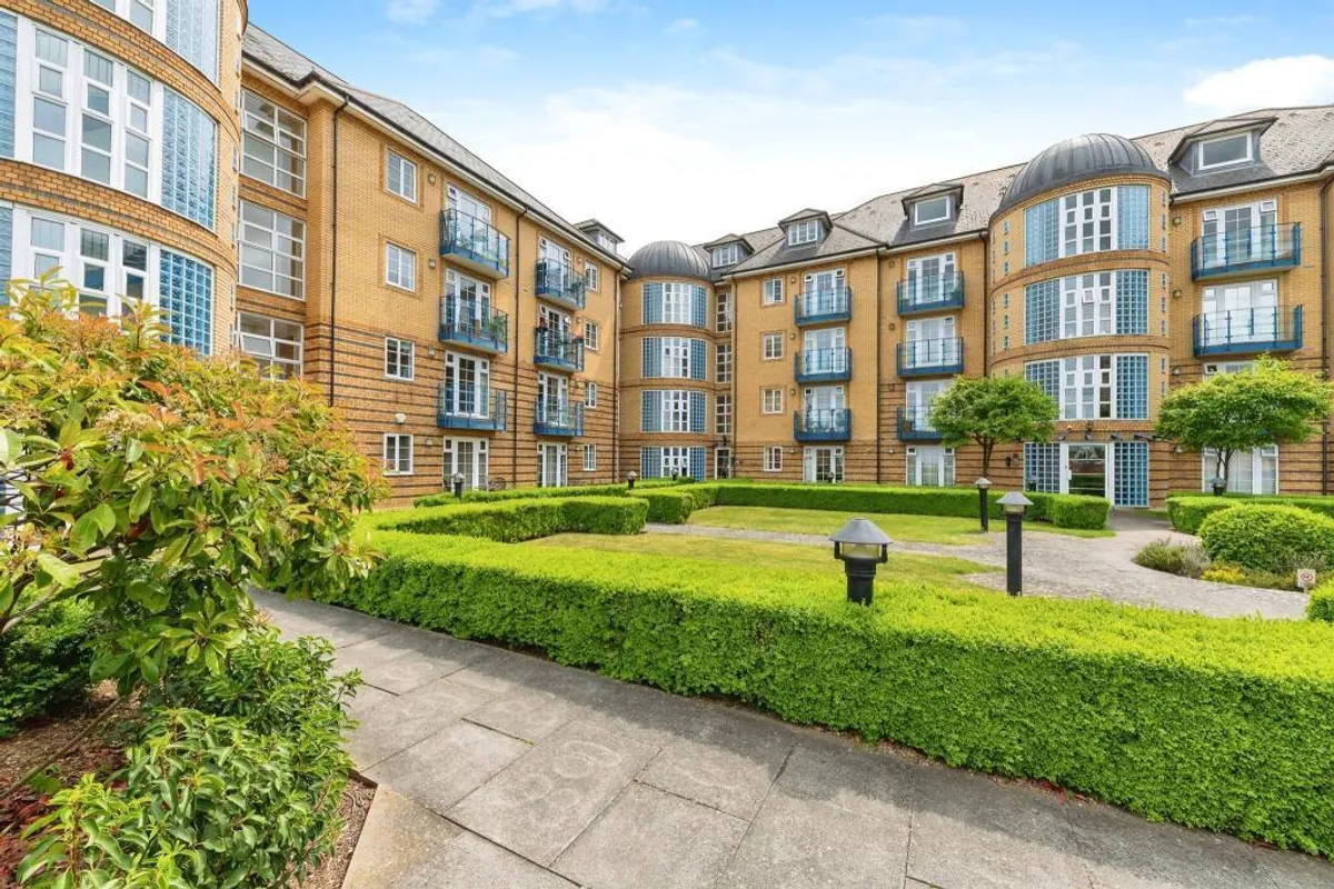 Newland Gardens, HERTFORD