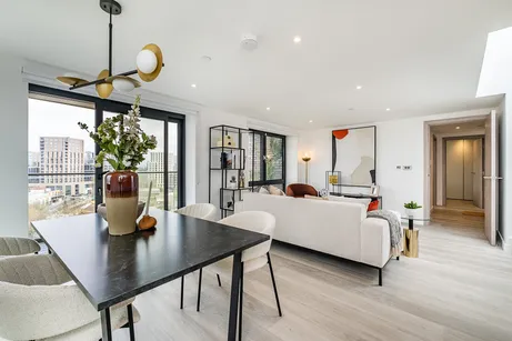 Plough Road, London, SW11