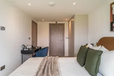 Plough Road, London, SW11 photo 12