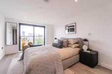 Plough Road, London, SW11 photo 14