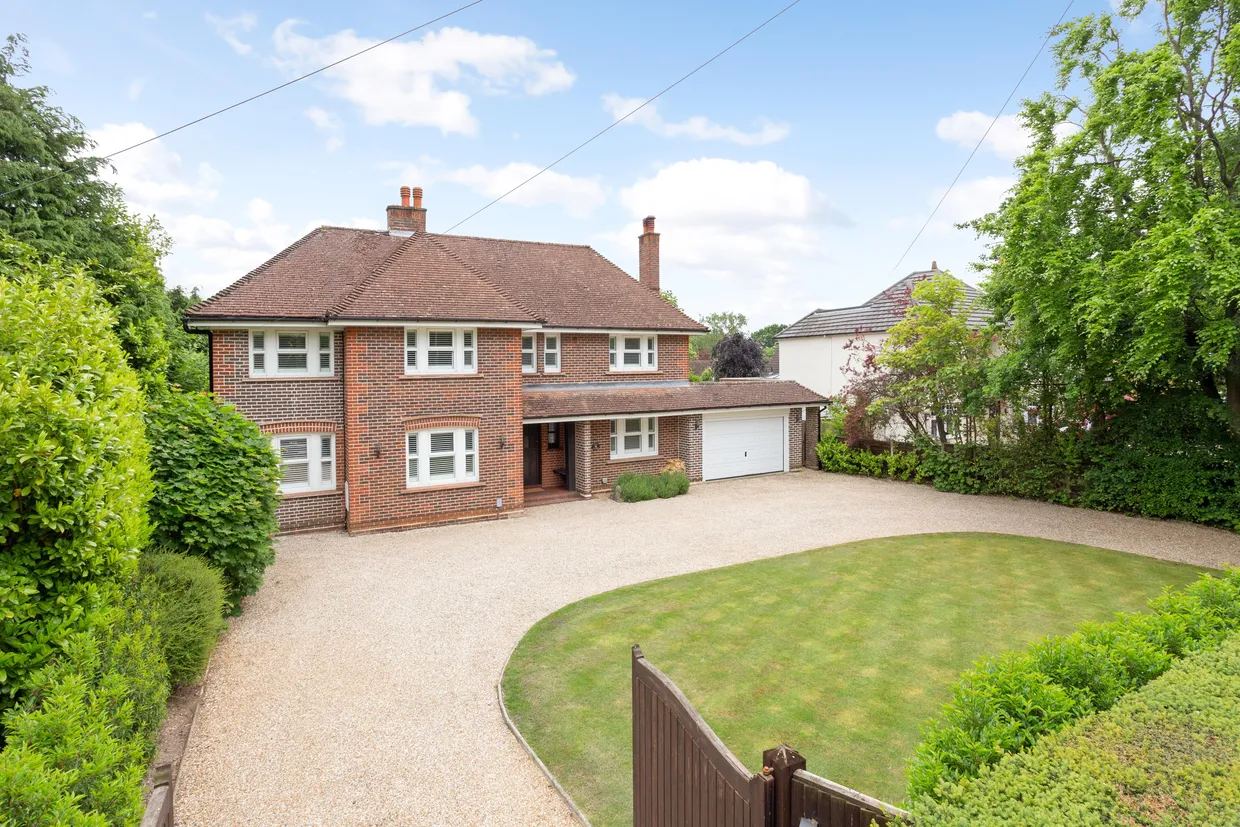 Avenue Road, Farnborough, GU14 photo 1