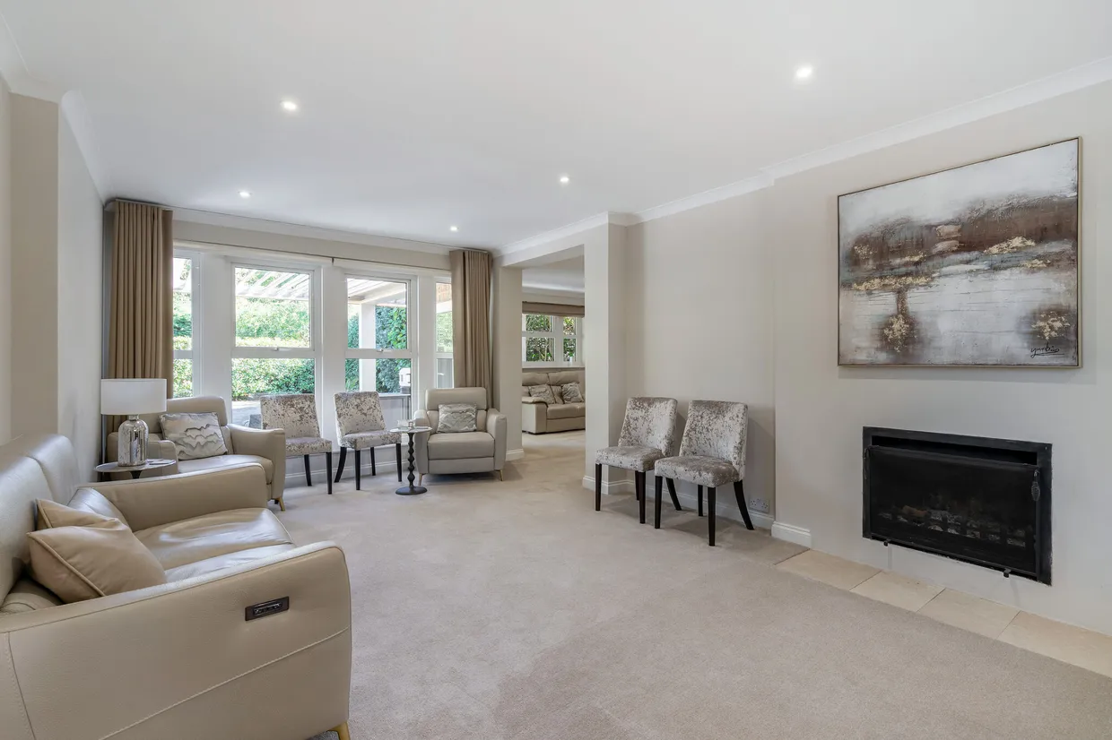 Avenue Road, Farnborough, GU14 photo 2