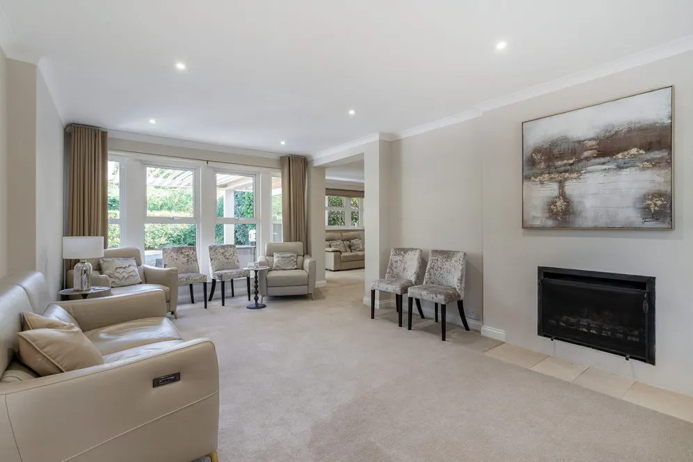 Avenue Road, Farnborough, GU14 photo 2