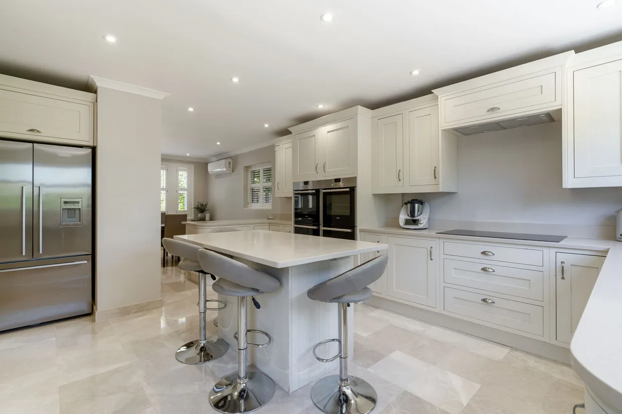 Avenue Road, Farnborough, GU14 photo 4