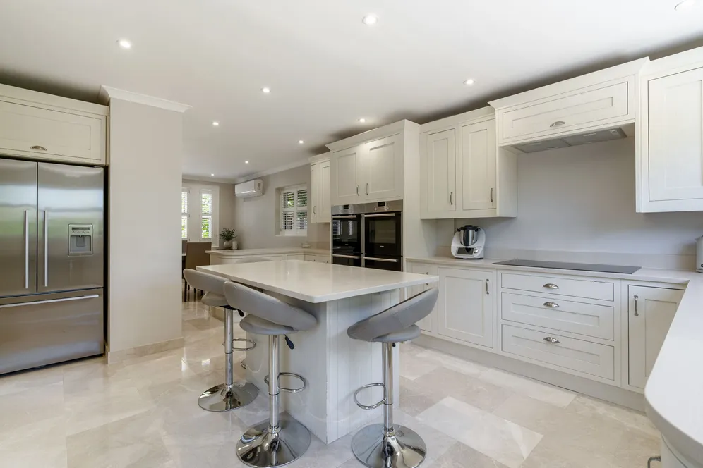 Avenue Road, Farnborough, GU14 photo 4