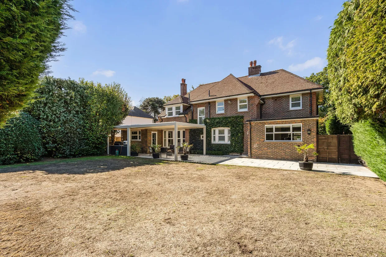 Avenue Road, Farnborough, GU14 photo 11