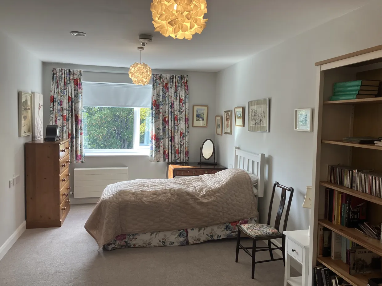 Old Schools Lane, Epsom, KT17 photo 5