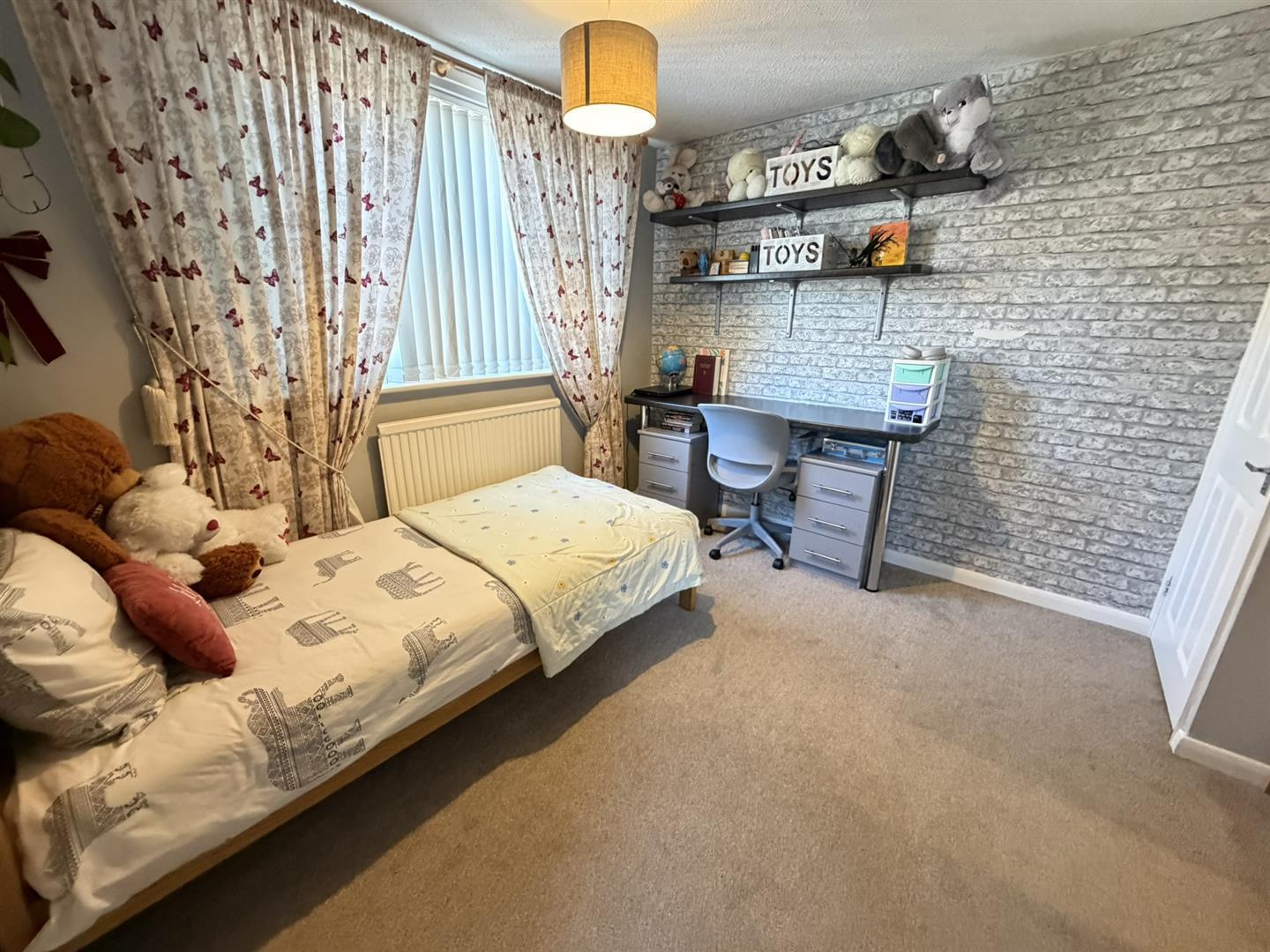 Ganton Close, Daventry Image 11