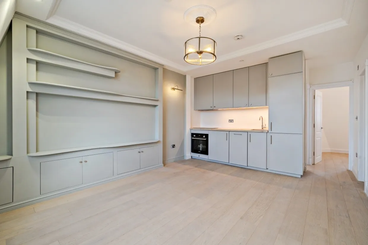 Hogarth Road London SW5 photo 2
