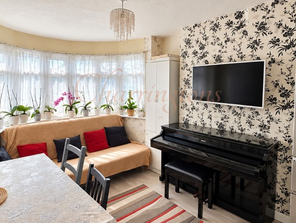 Spacious Four Bedroom Family Home in Harrow Image 3