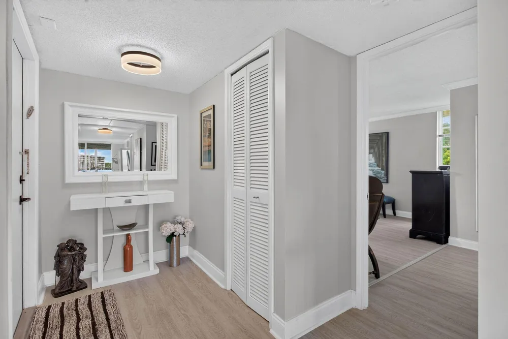 2901 S Palm Aire Dr, Pompano Beach, FL 33069