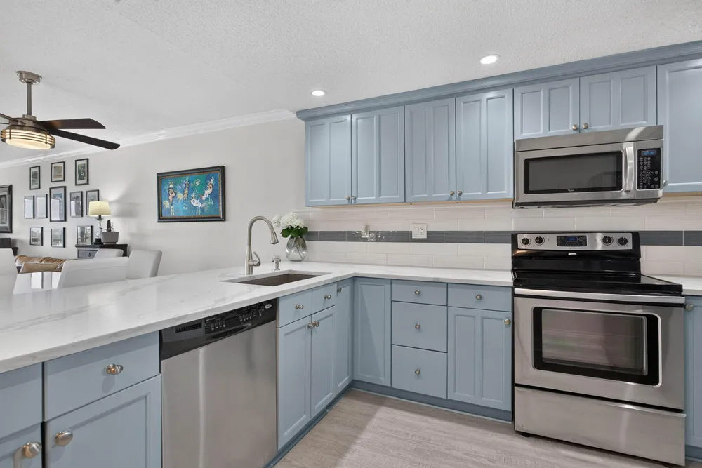 2901 S Palm Aire Dr, Pompano Beach, FL 33069