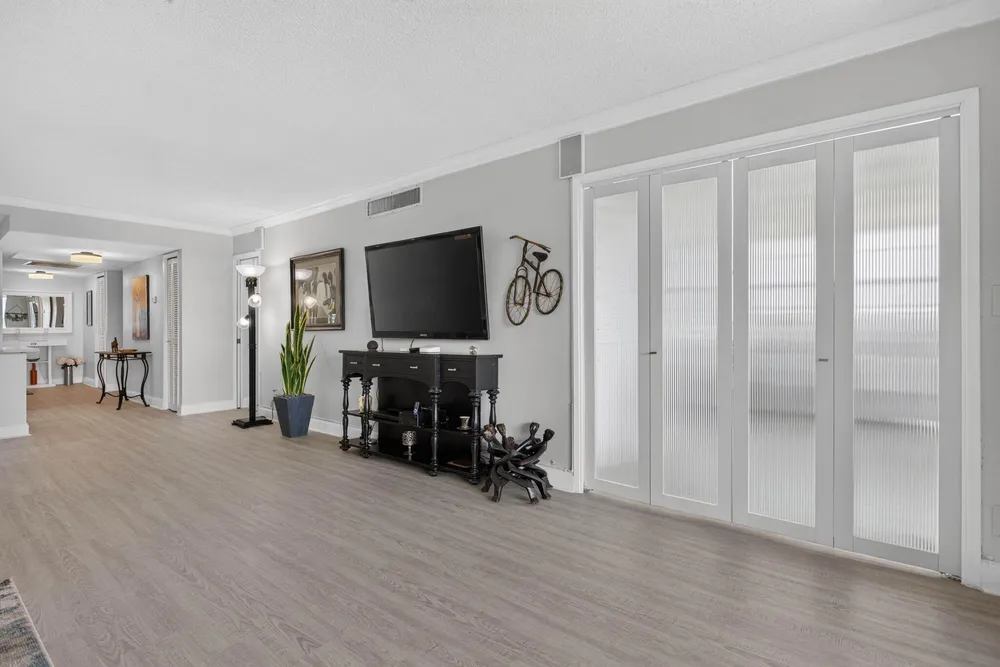 2901 S Palm Aire Dr, Pompano Beach, FL 33069