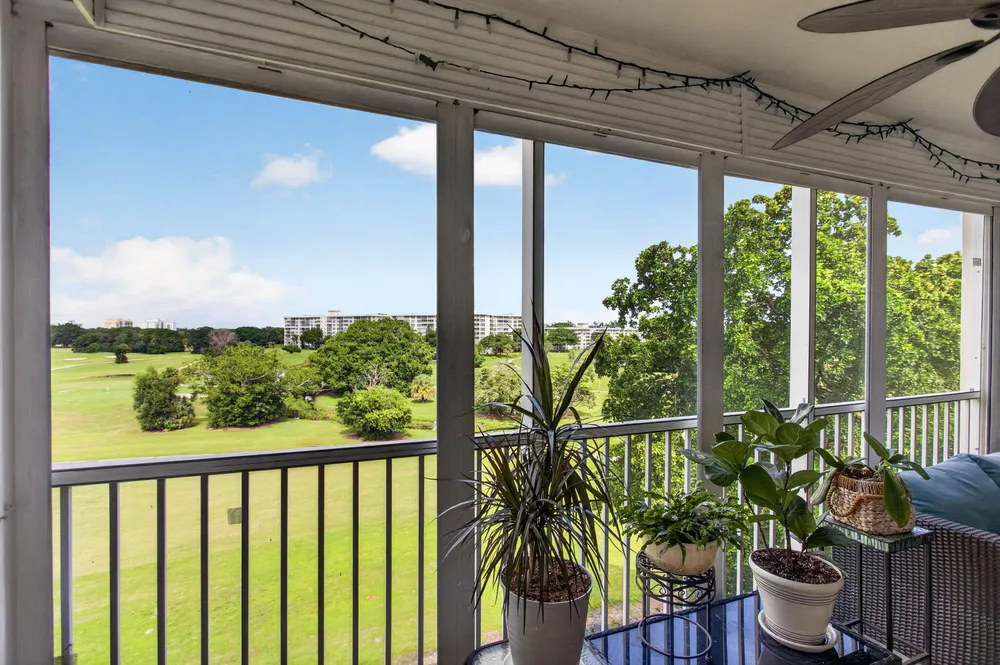 2901 S Palm Aire Dr, Pompano Beach, FL 33069